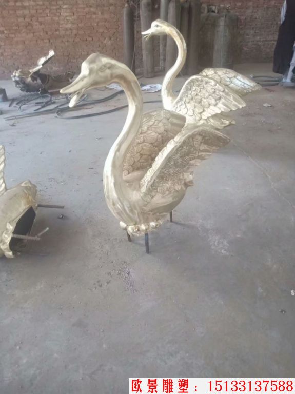 铜天鹅雕塑，铸铜天鹅雕塑，天鹅流水雕塑2