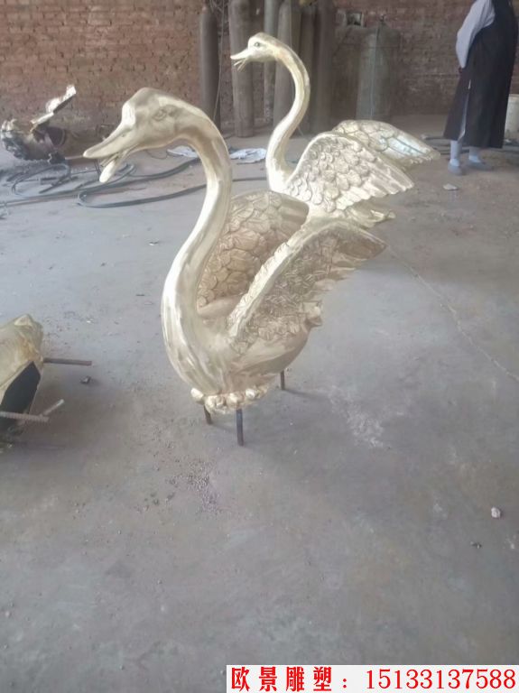 铜天鹅雕塑,铸铜天鹅雕塑,天鹅流水雕塑3